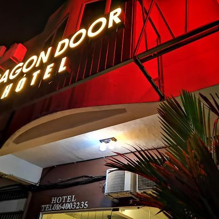 Dragon Door Hotel Sitiawan Exteriör bild